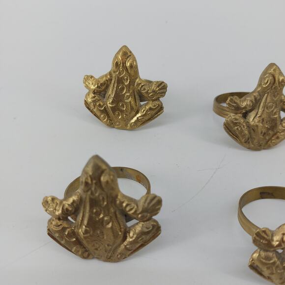 Set of 6 Frog Dining Napkin Rings Lux Gold Tone Creepy - Picture 2 of 6
